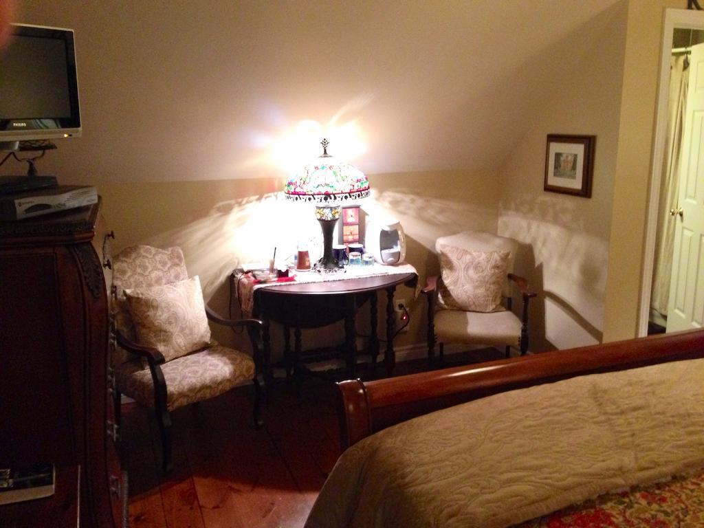 Serenity Ranch Bed & Breakfast Ancaster Kamer foto