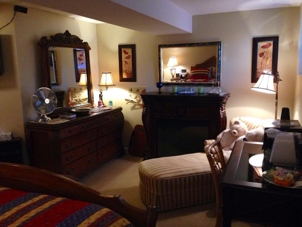Serenity Ranch Bed & Breakfast Ancaster Kamer foto