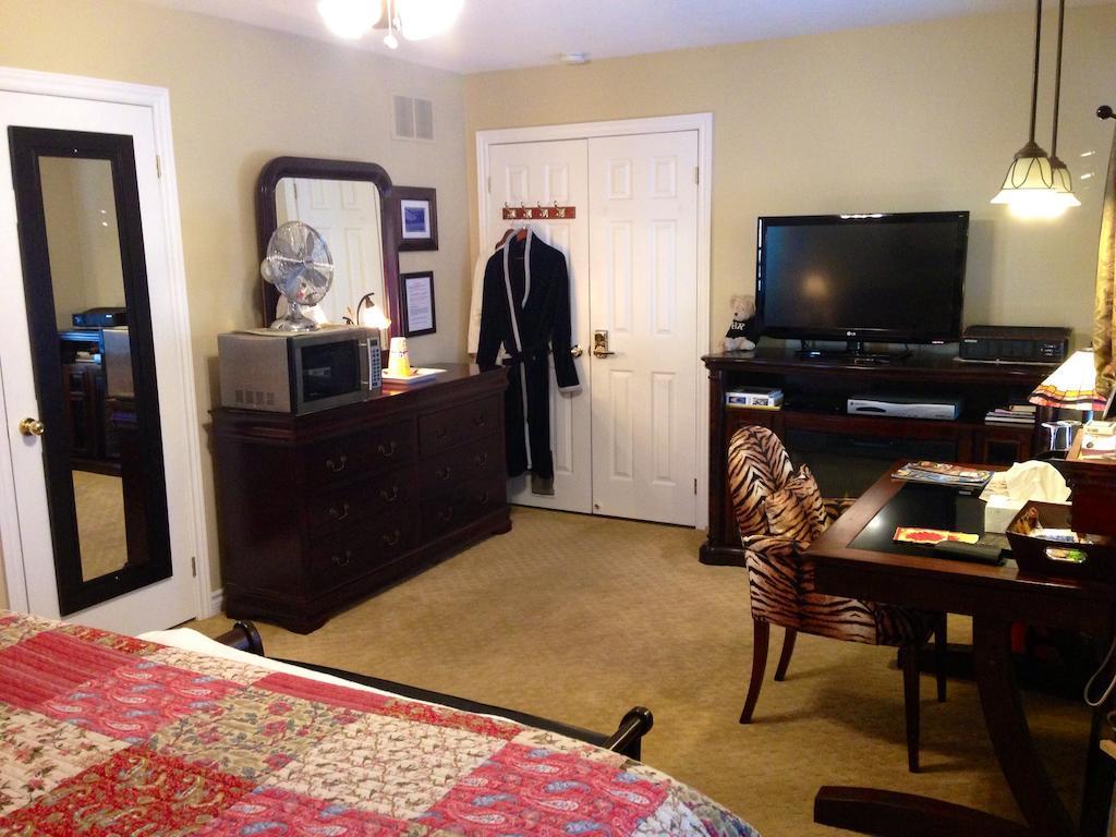 Serenity Ranch Bed & Breakfast Ancaster Kamer foto
