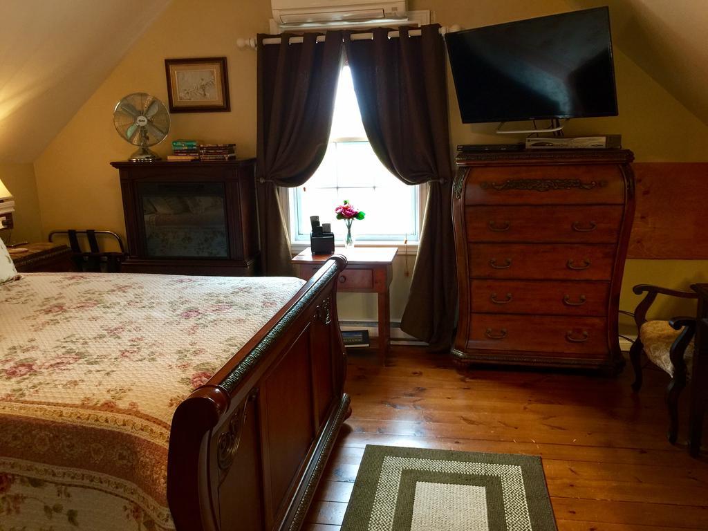 Serenity Ranch Bed & Breakfast Ancaster Buitenkant foto