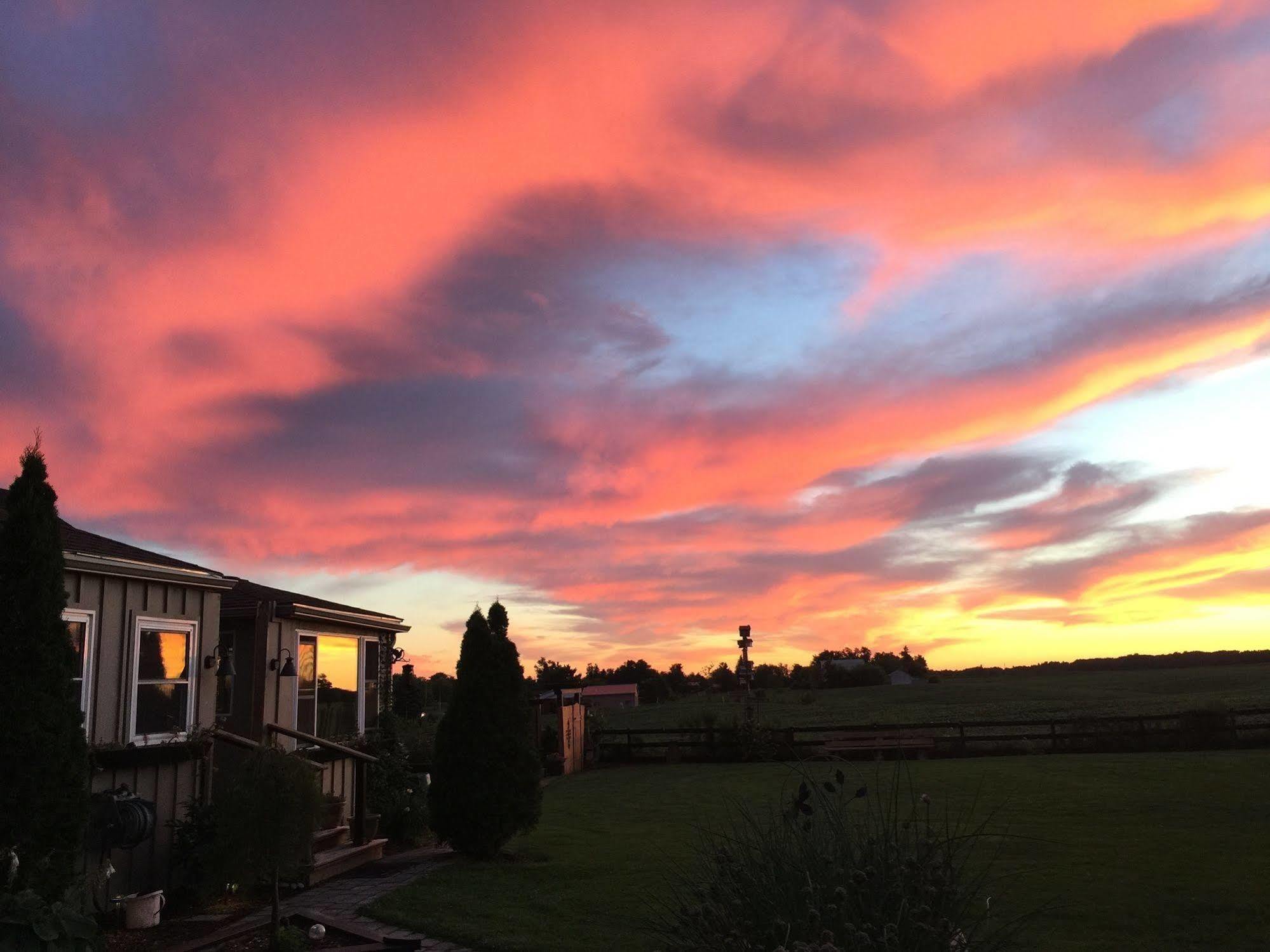 Serenity Ranch Bed & Breakfast Ancaster Buitenkant foto